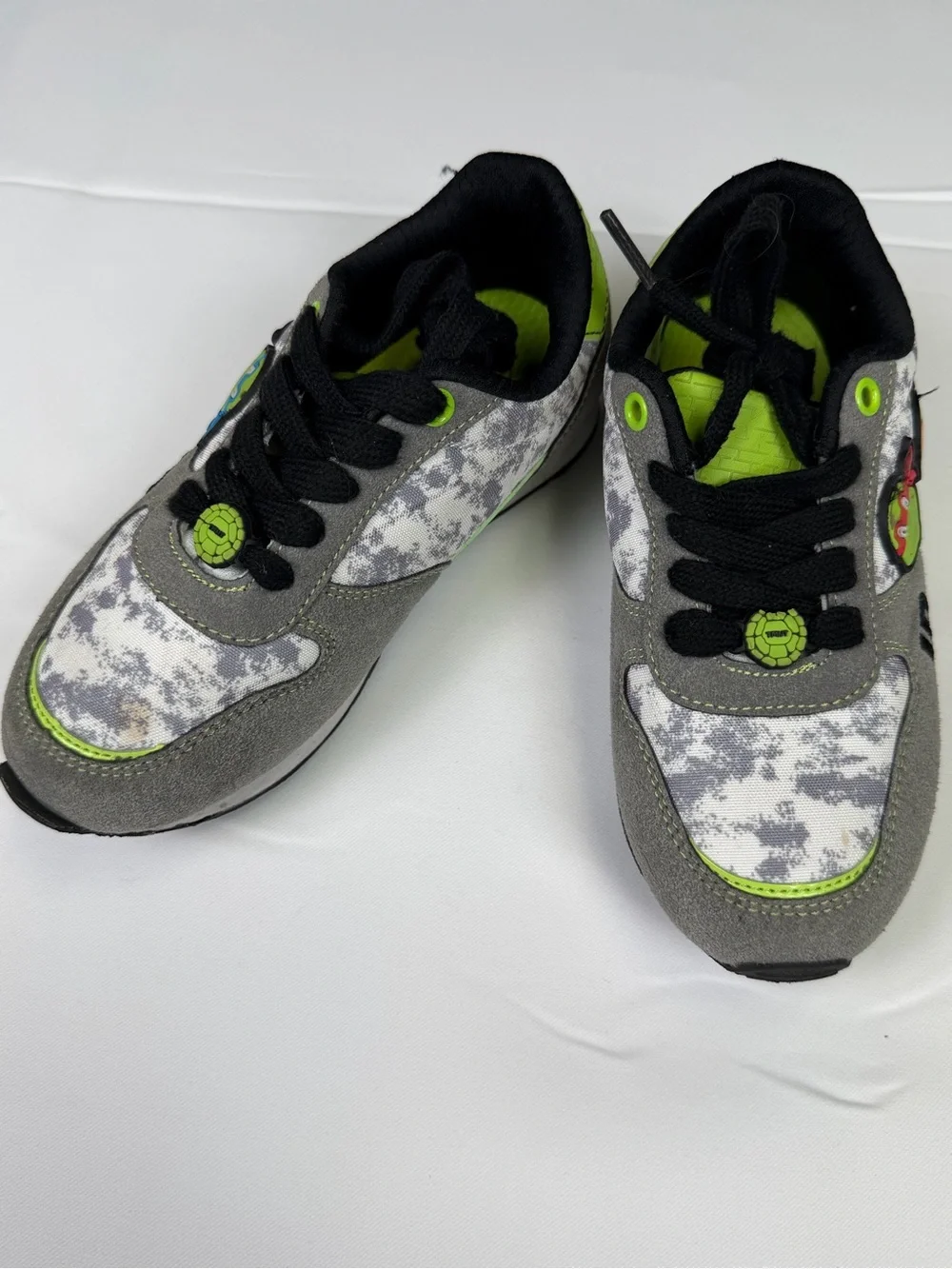 Kids Gray & Neon Green Turtle Accent Sneakers -13